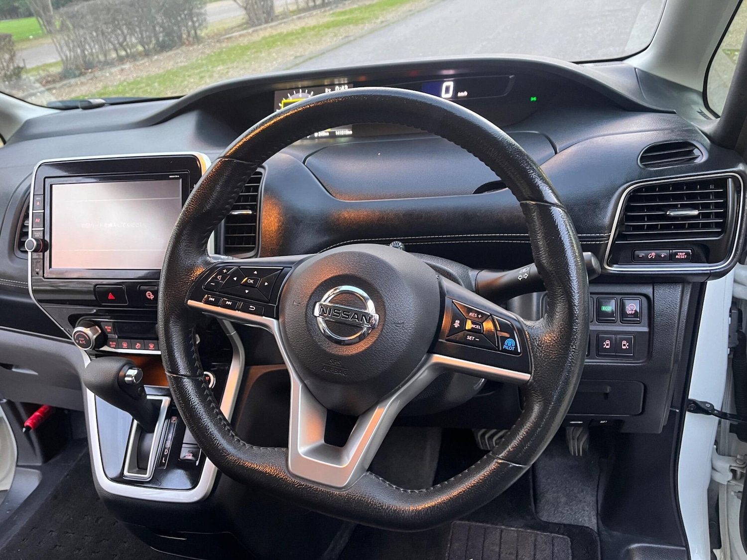 Used Nissan Serena for sale - 77049875: Photo 43