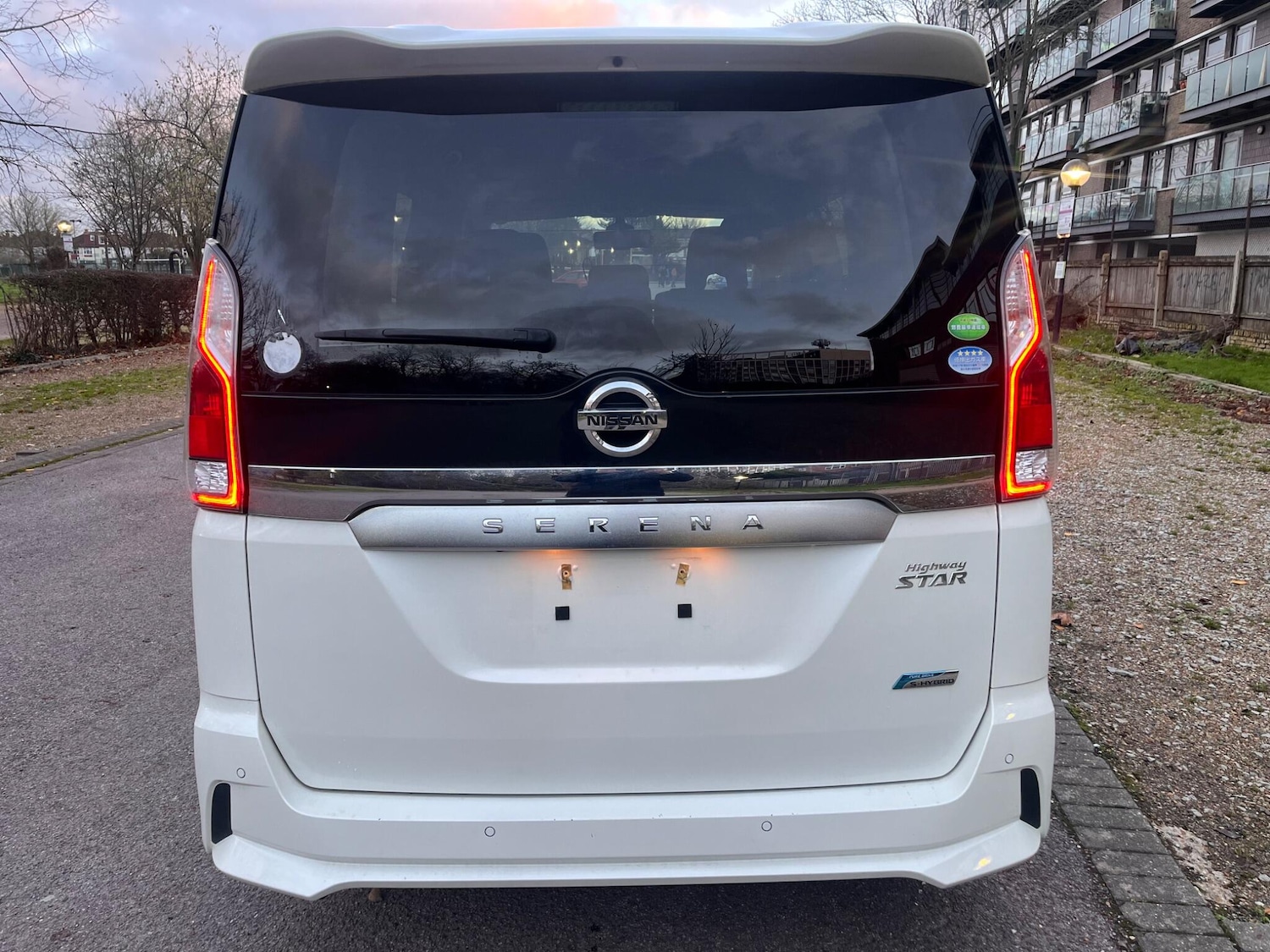 Used Nissan Serena for sale - 77049875: Photo 6