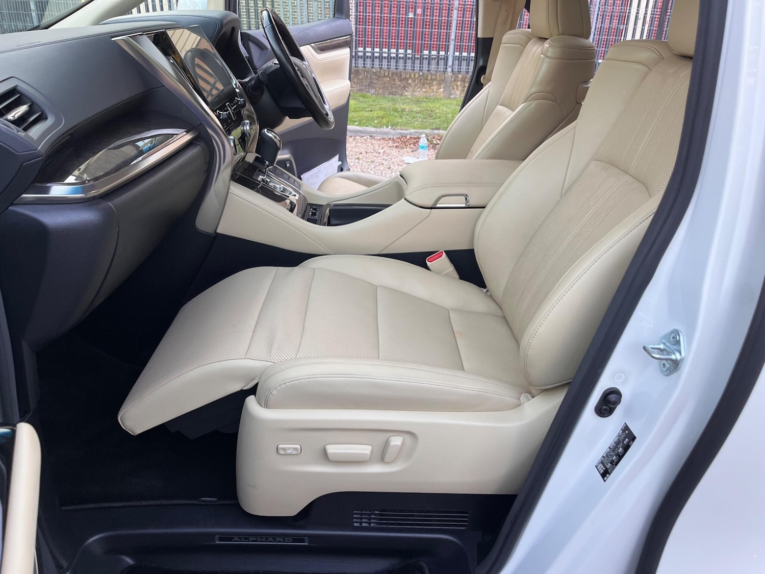 Used Toyota Alphard for sale - 76397956: Photo 20