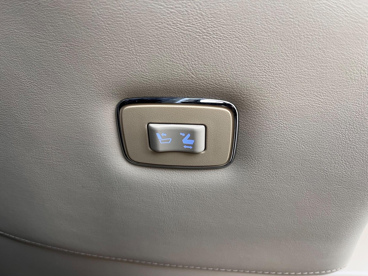 Used Toyota Alphard for sale - 76397956: Photo 45