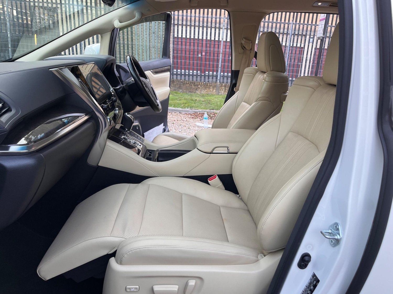 Used Toyota Alphard for sale - 76397956: Photo 54