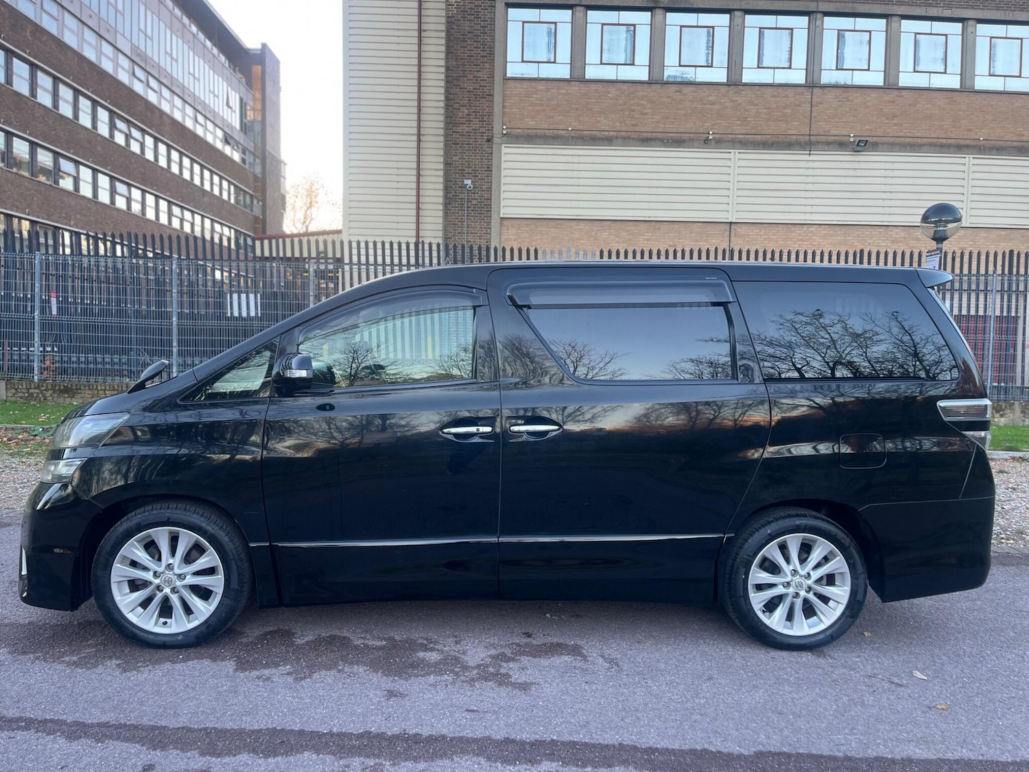 Used Toyota Vellfire for sale - 76522369: Photo 15