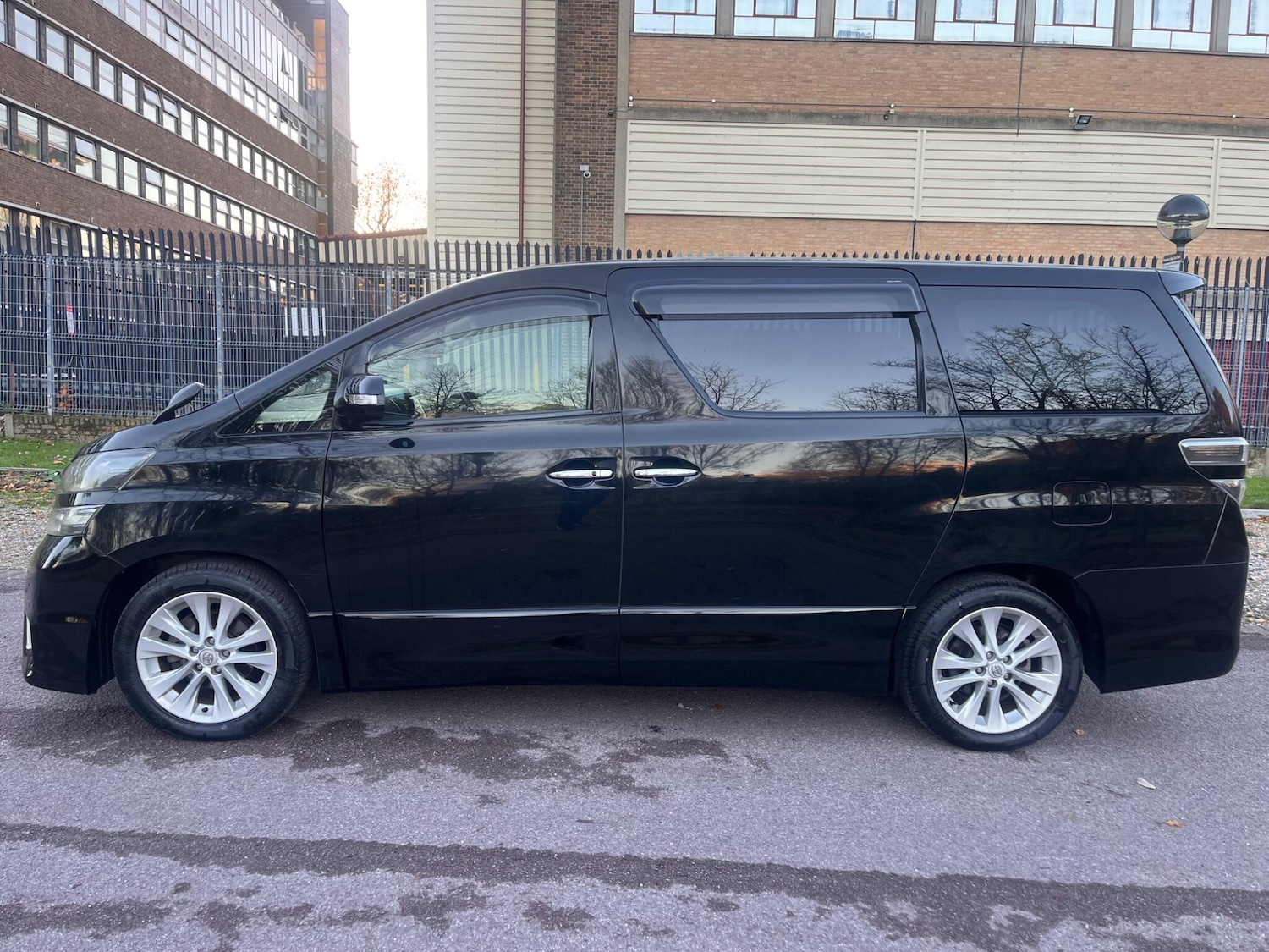 Used Toyota Vellfire for sale - 76522369: Photo 16