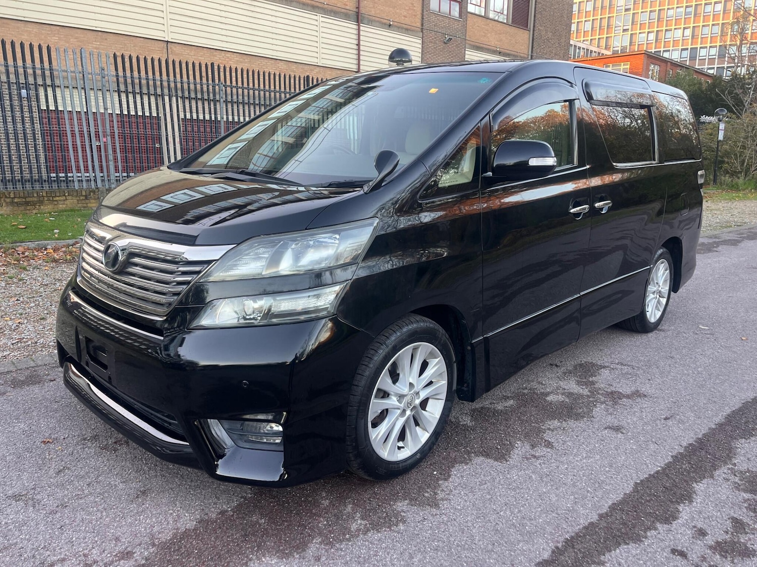 Used Toyota Vellfire for sale - 76522369: Photo 3