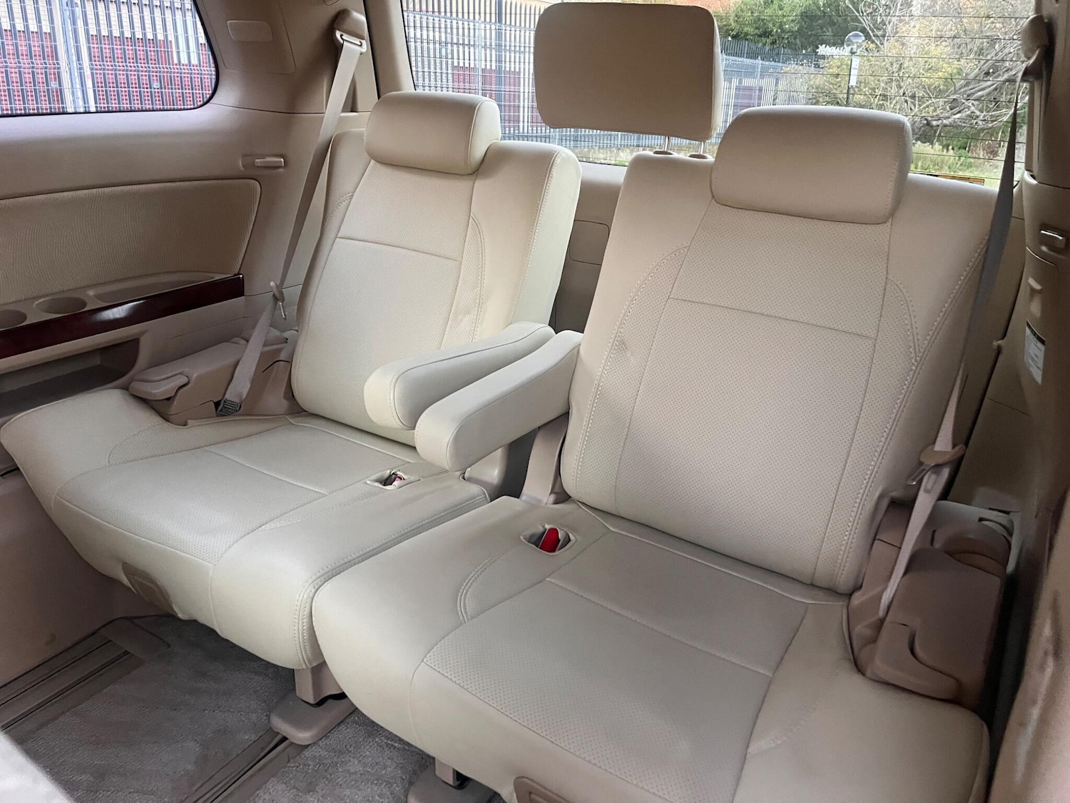 Used Toyota Vellfire for sale - 76522369: Photo 31