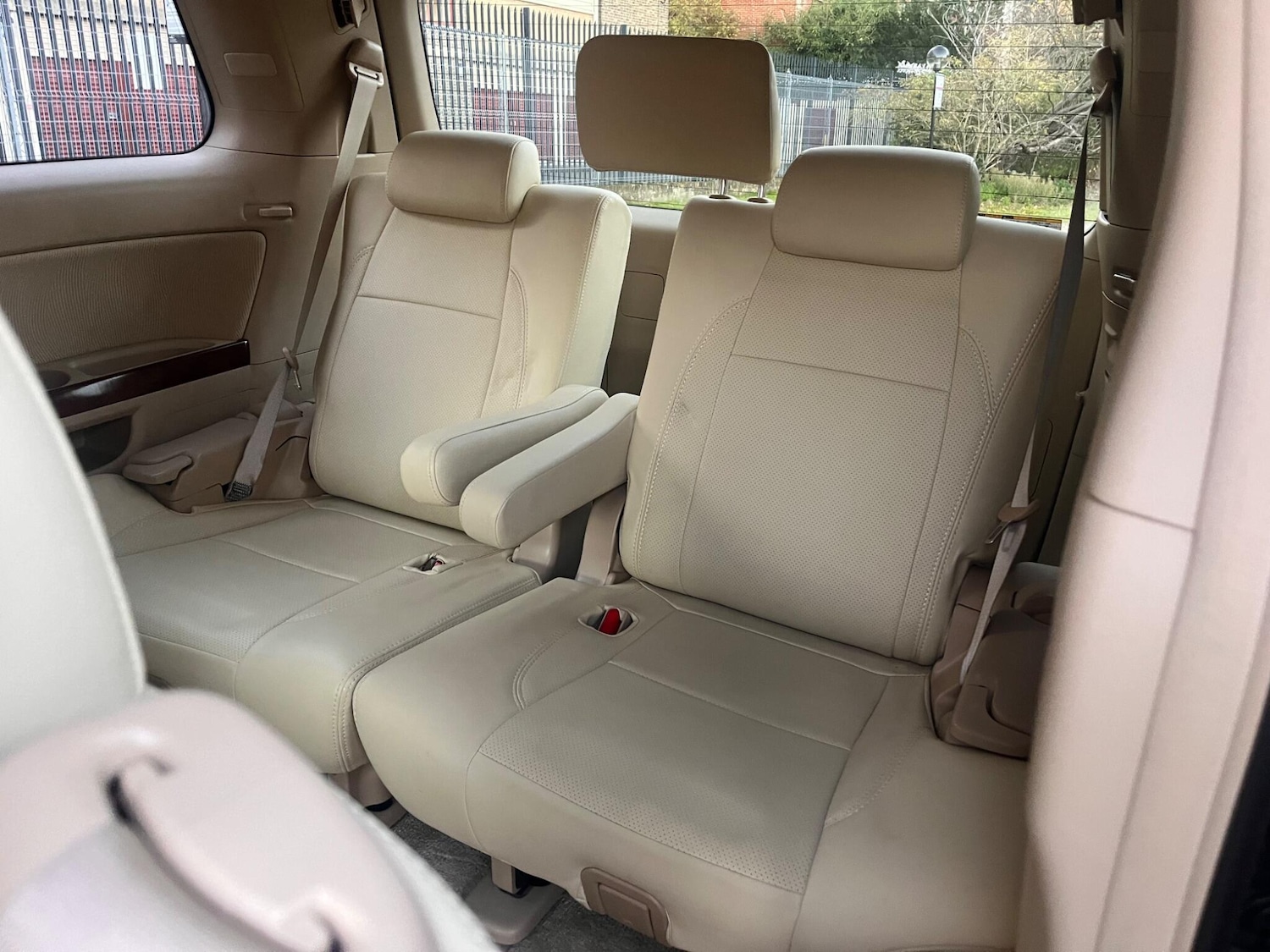 Used Toyota Vellfire for sale - 76522369: Photo 32