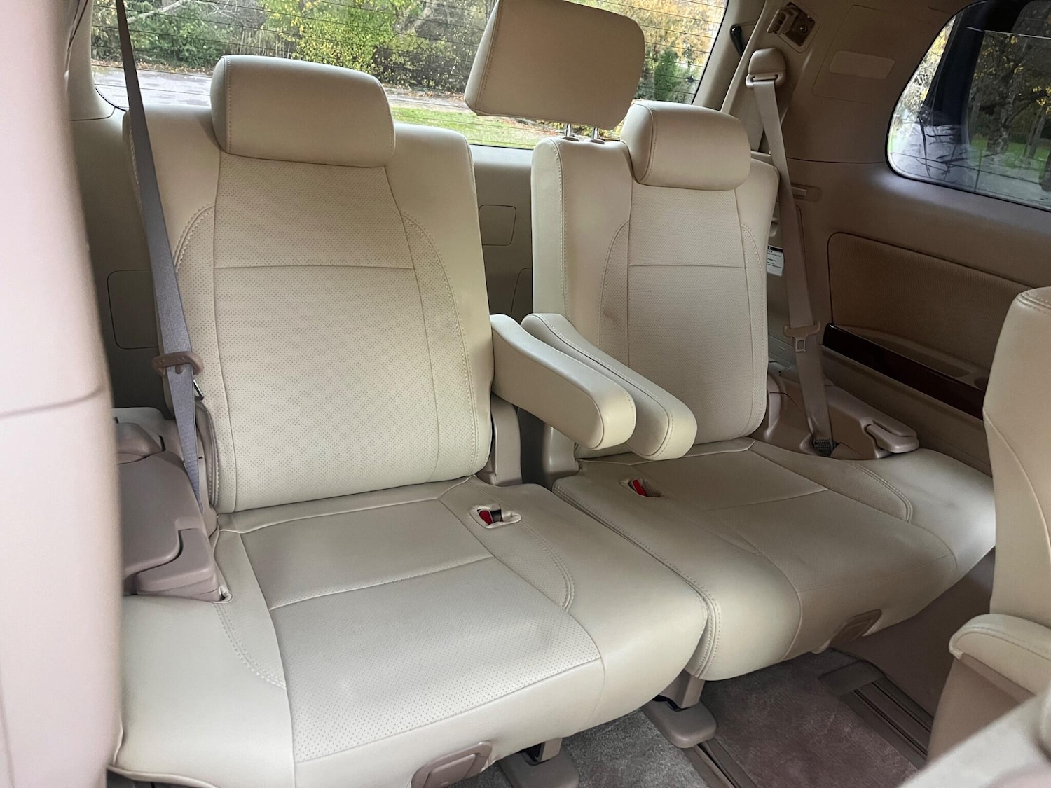 Used Toyota Vellfire for sale - 76522369: Photo 33