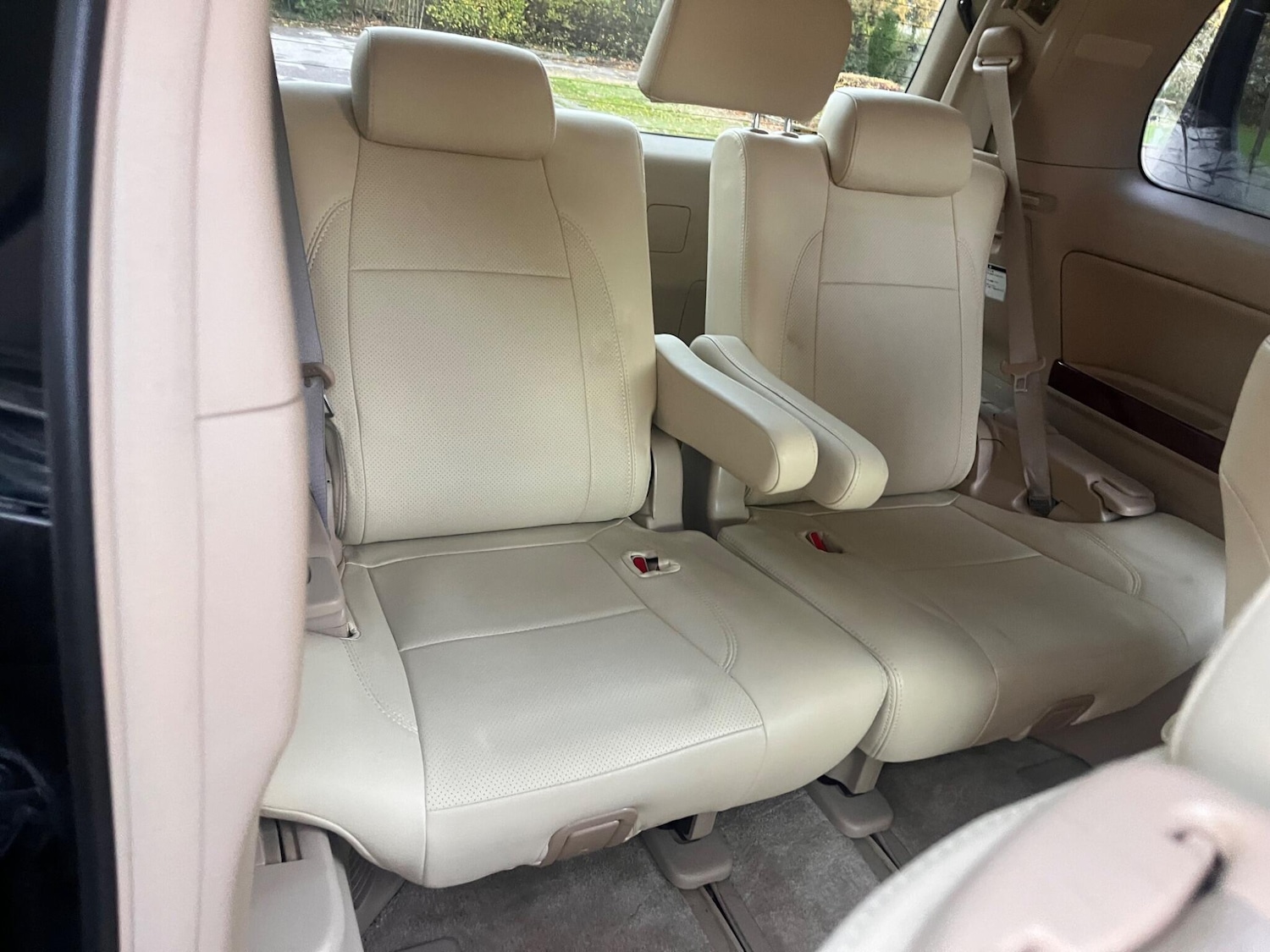 Used Toyota Vellfire for sale - 76522369: Photo 34