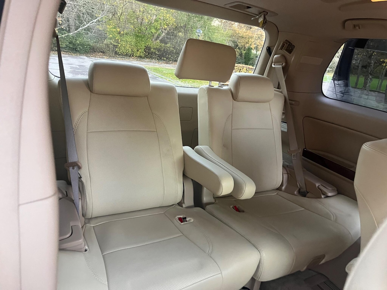 Used Toyota Vellfire for sale - 76522369: Photo 35