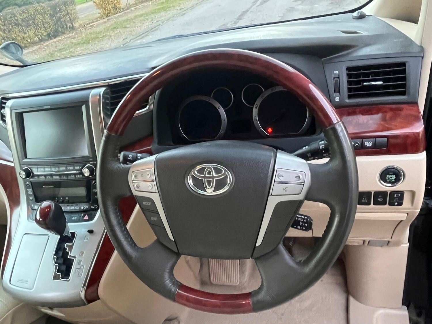 Used Toyota Vellfire for sale - 76522369: Photo 47