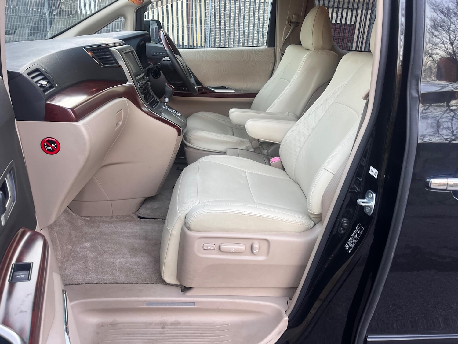 Used Toyota Vellfire for sale - 76522369: Photo 49