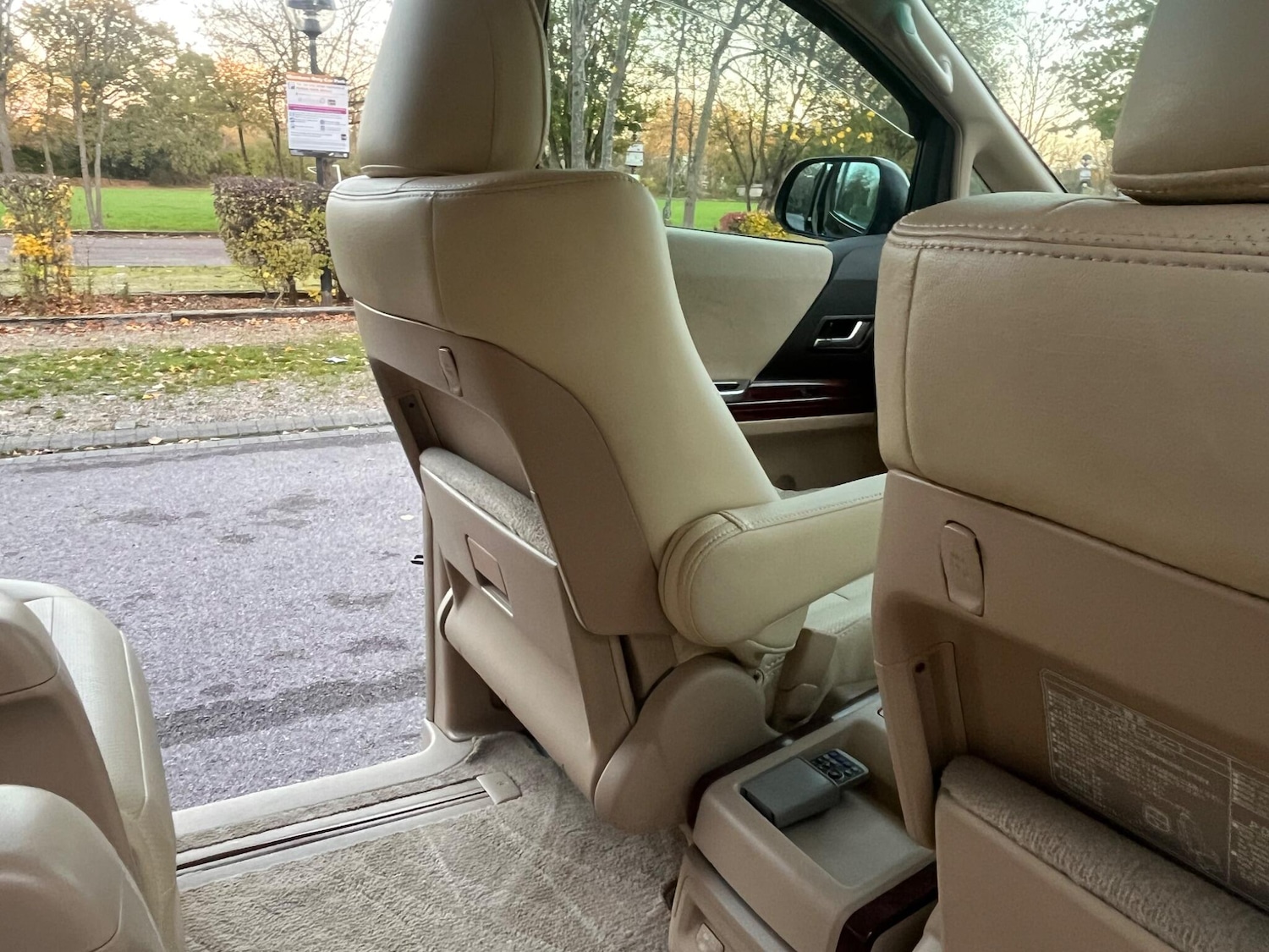 Used Toyota Vellfire for sale - 76522369: Photo 52