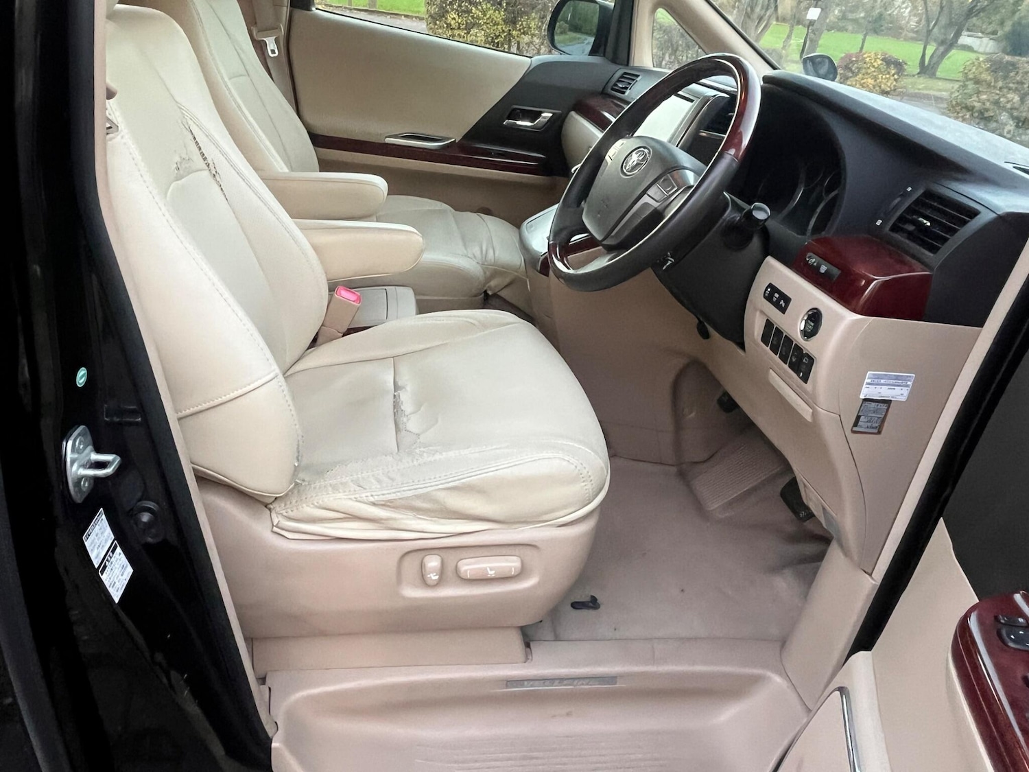 Used Toyota Vellfire for sale - 76522369: Photo 7