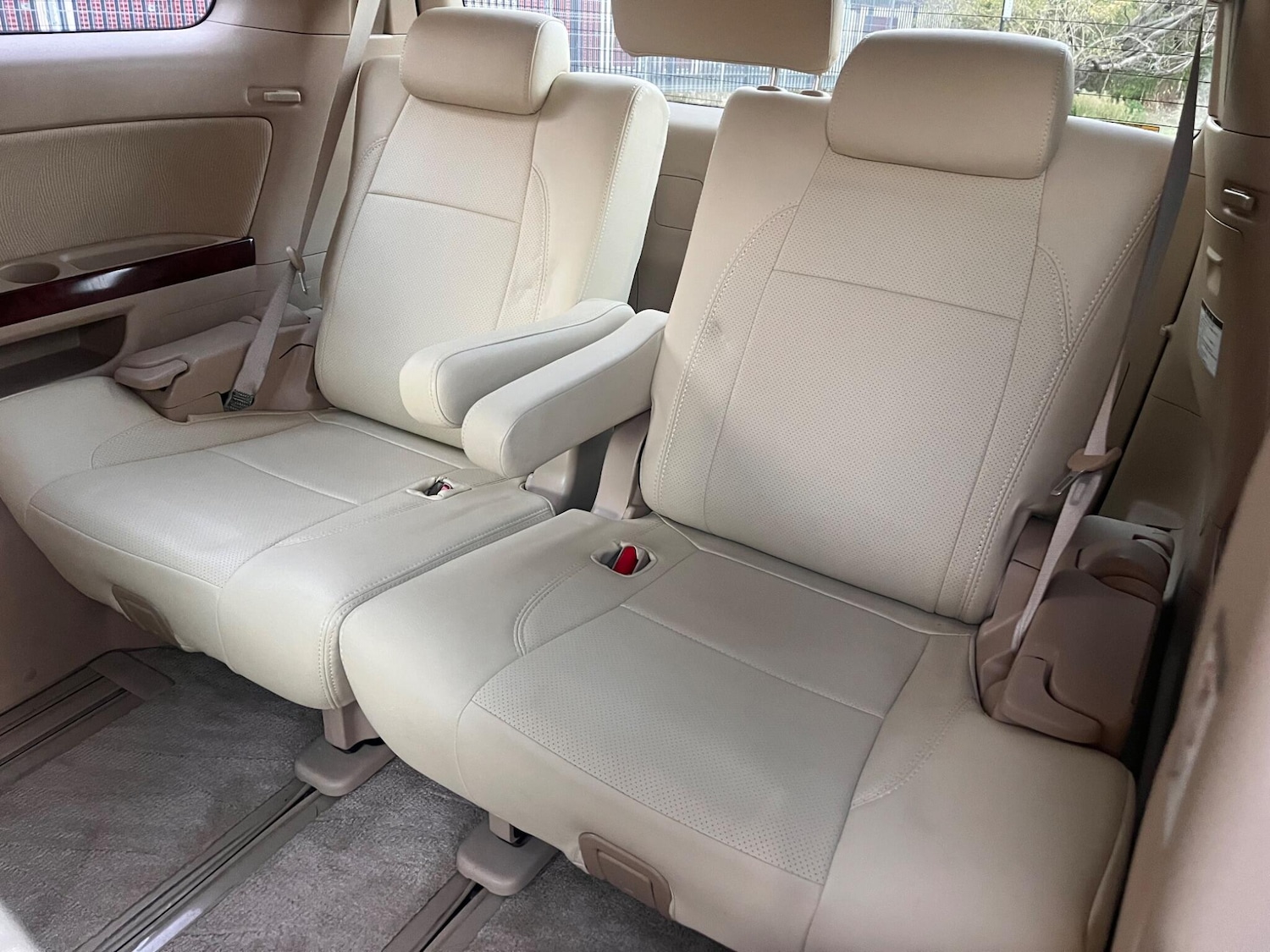 Used Toyota Vellfire for sale - 76522369: Photo 9