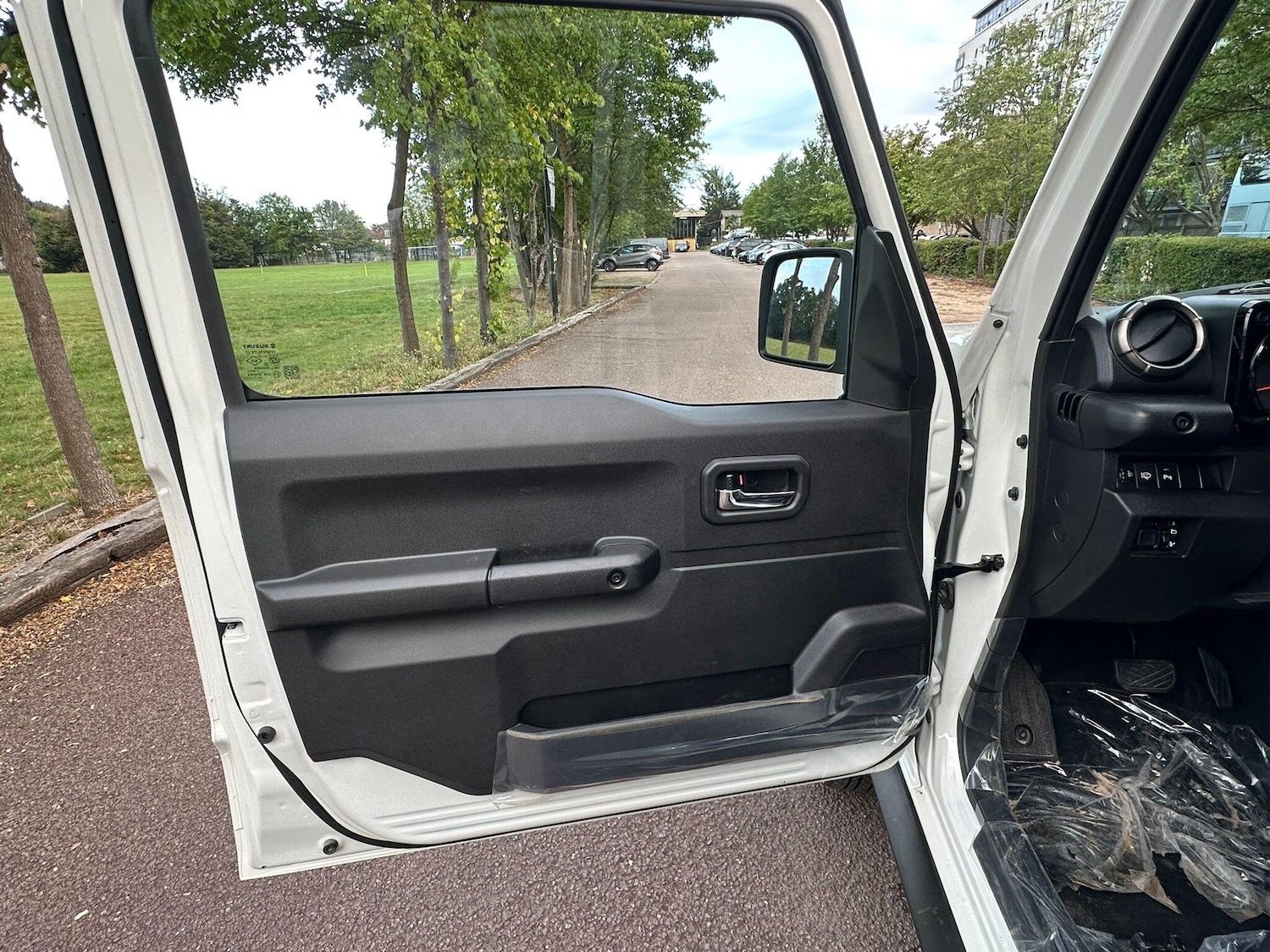 Used Suzuki Jimny for sale - 76476444: Photo 15