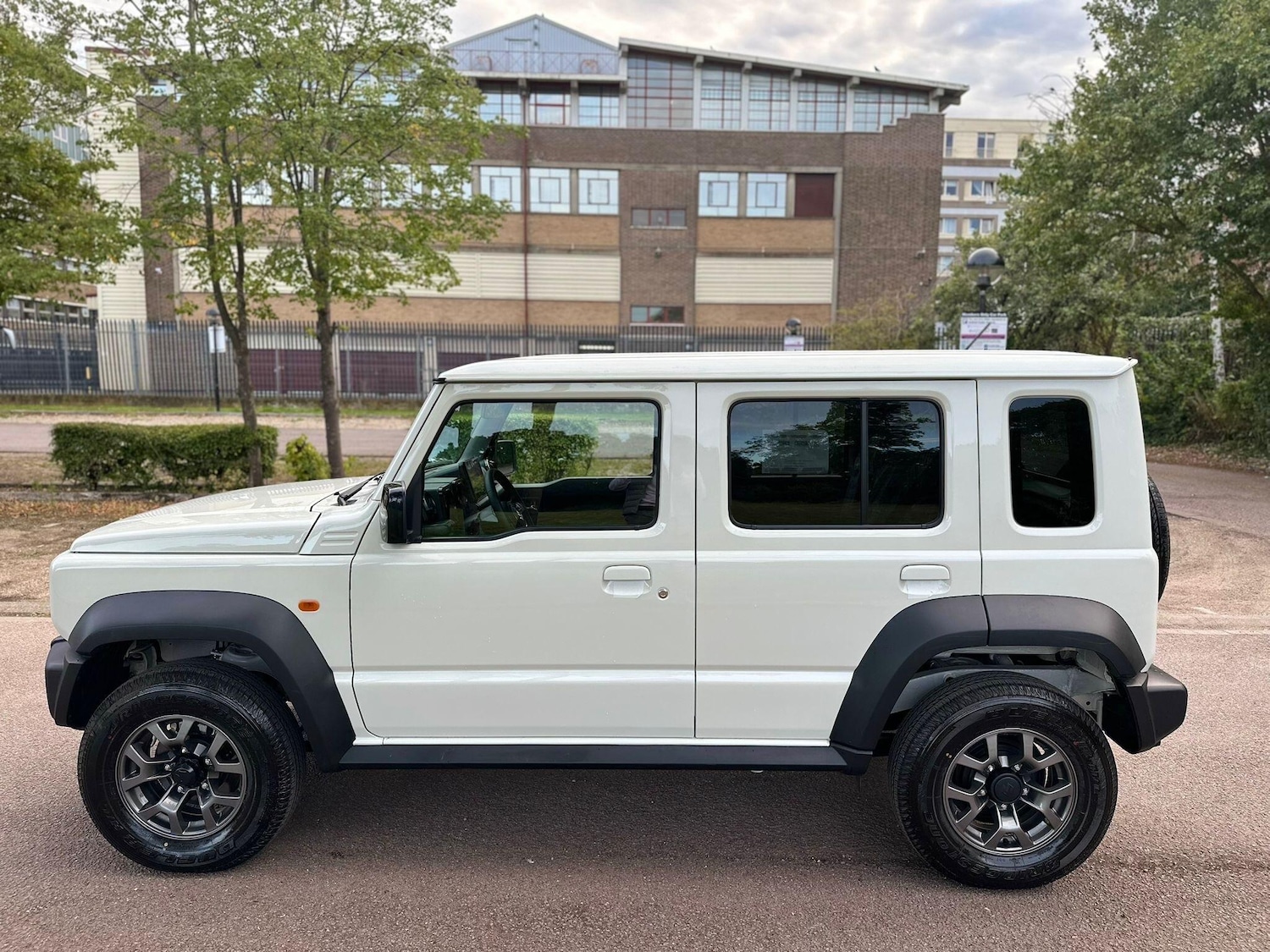 Used Suzuki Jimny for sale - 76476444: Photo 25