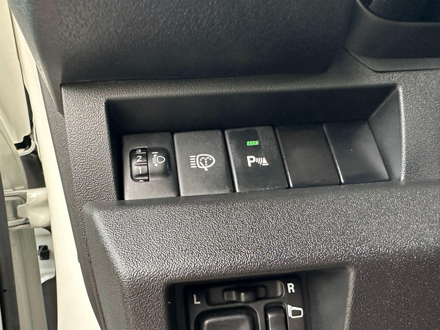 Used Suzuki Jimny for sale - 76476444: Photo 4