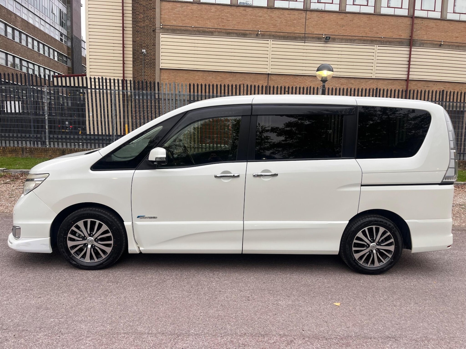 Used Nissan Serena for sale - 76441374: Photo 10