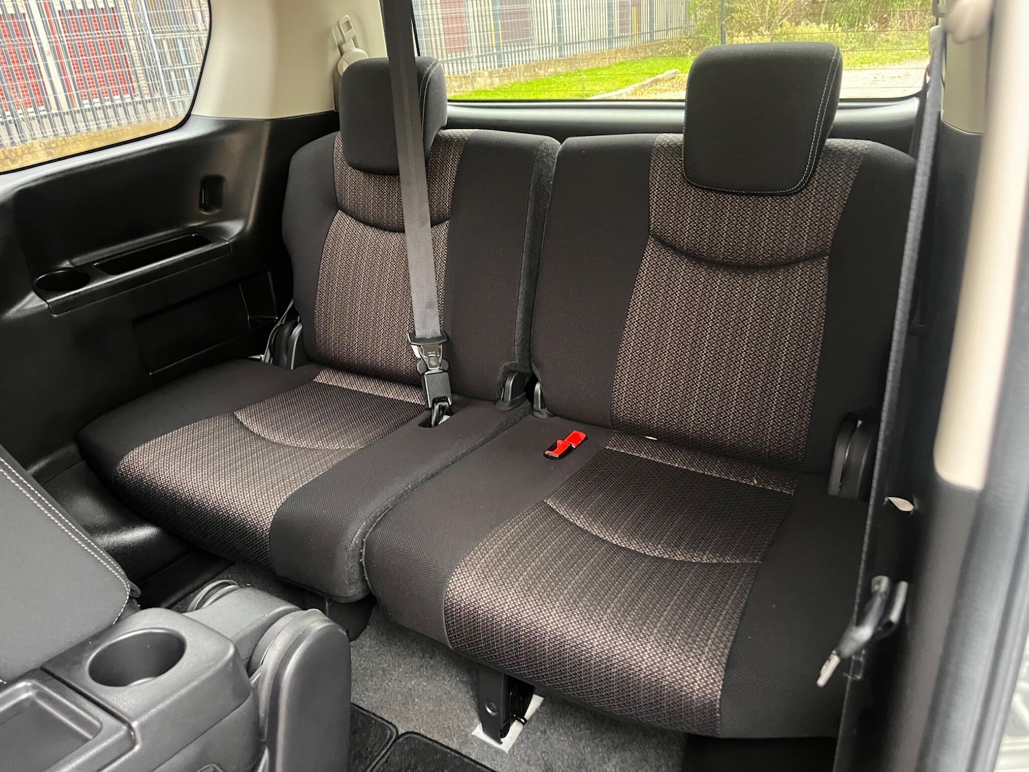 Used Nissan Serena for sale - 76441374: Photo 11