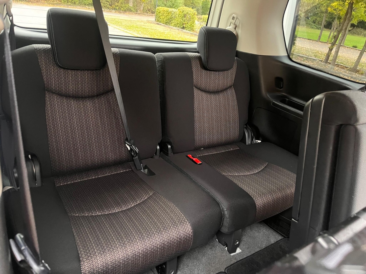 Used Nissan Serena for sale - 76441374: Photo 14