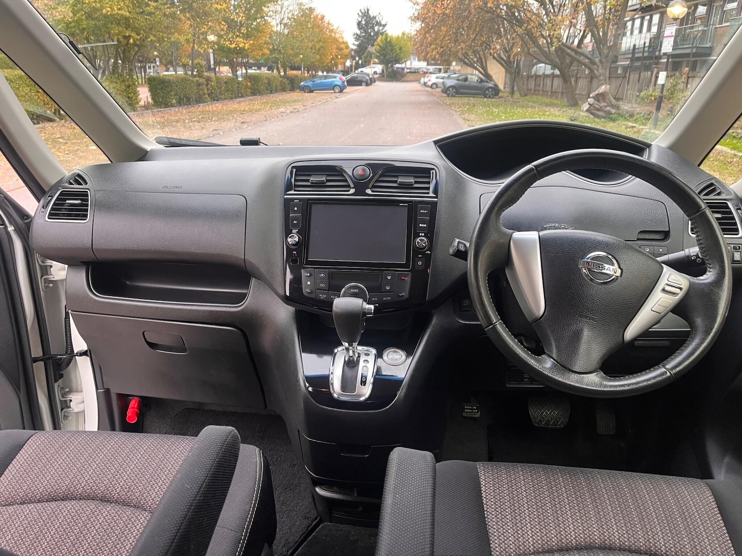 Used Nissan Serena for sale - 76441374: Photo 16