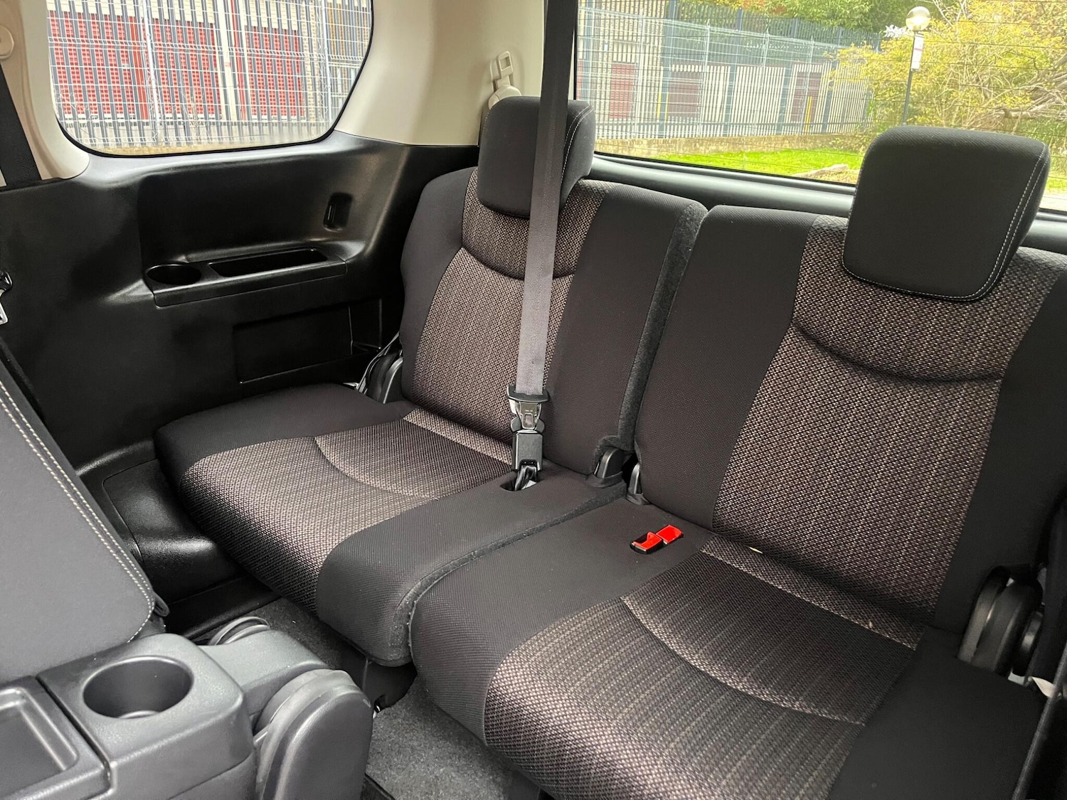 Used Nissan Serena for sale - 76441374: Photo 28