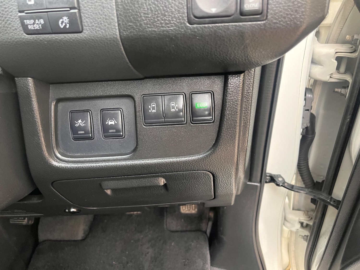 Used Nissan Serena for sale - 76441374: Photo 37