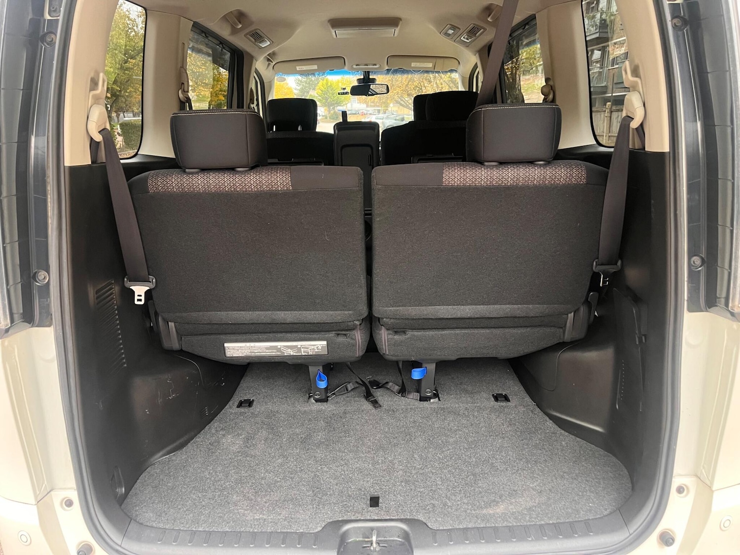 Used Nissan Serena for sale - 76441374: Photo 6