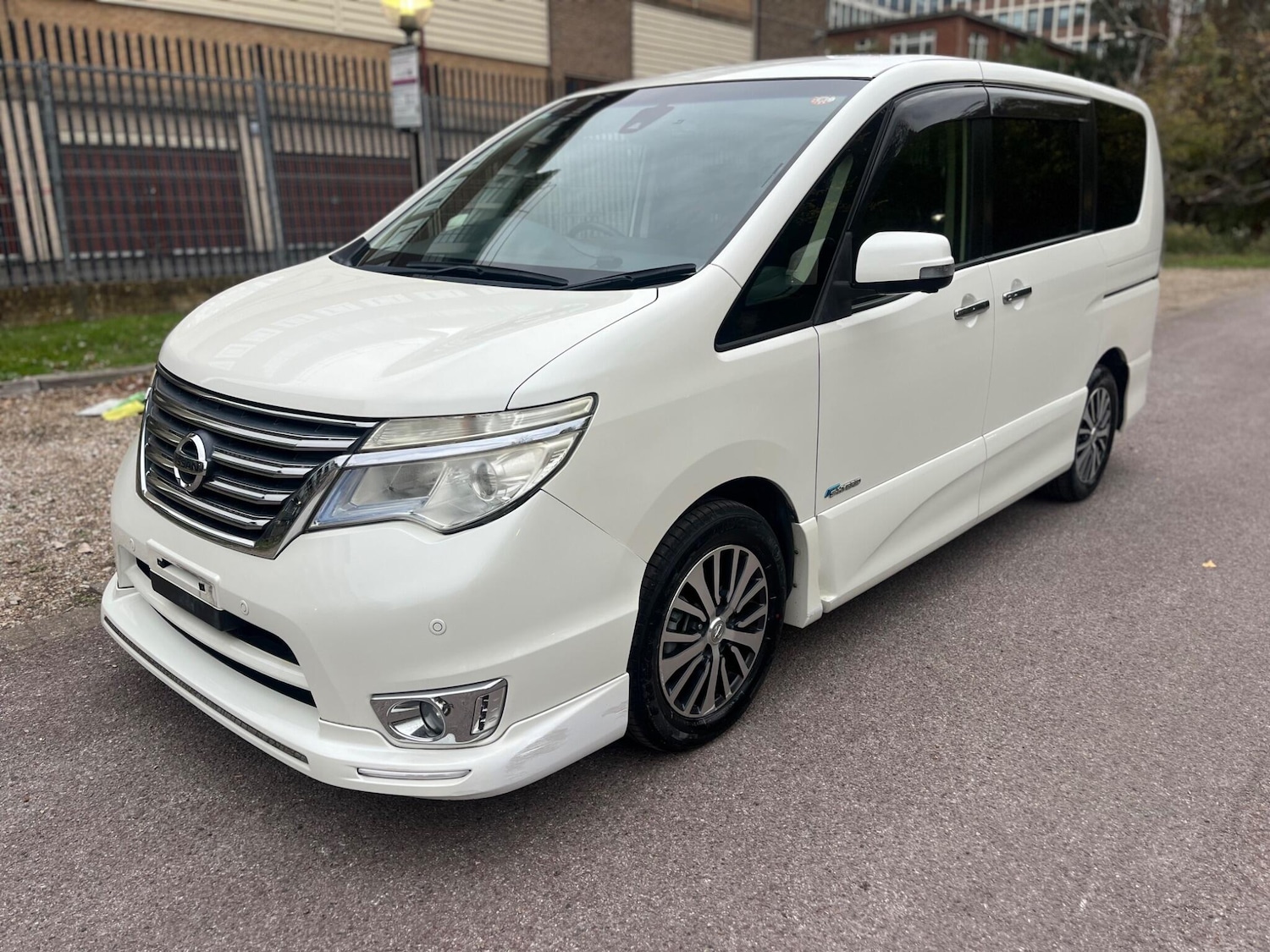 Used Nissan Serena for sale - 76441374: Photo 8