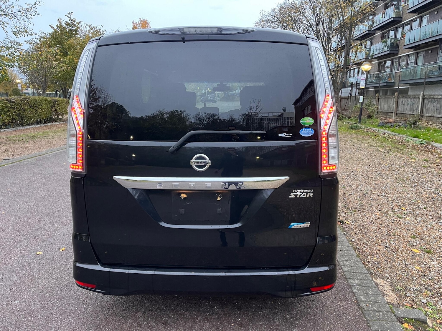 Used Nissan Serena for sale - 76432248: Photo 13