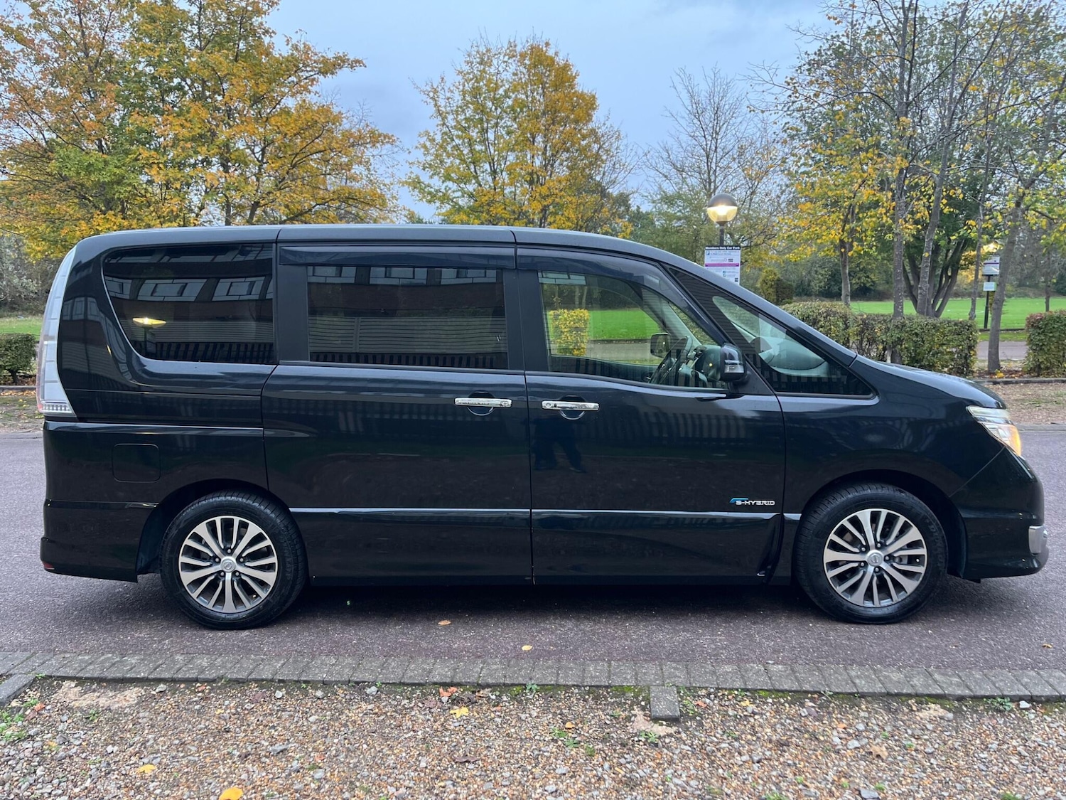 Used Nissan Serena for sale - 76432248: Photo 15