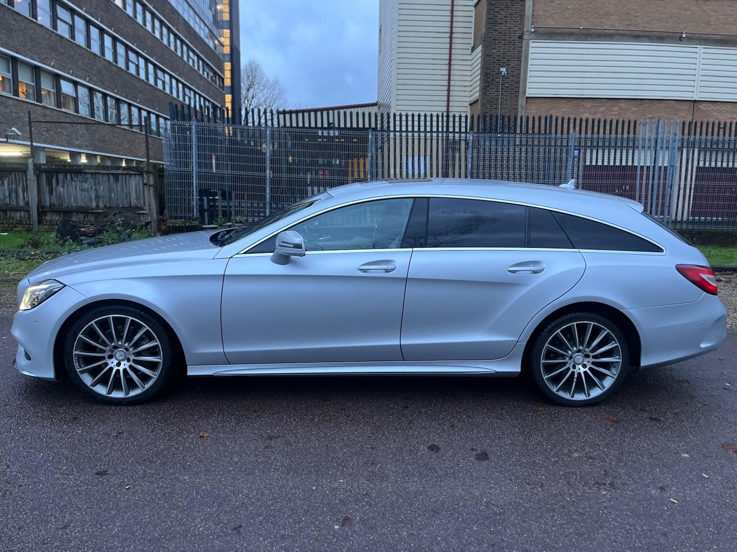 Used Mercedes-Benz CLS 2015 for sale - 76855751: Photo 24
