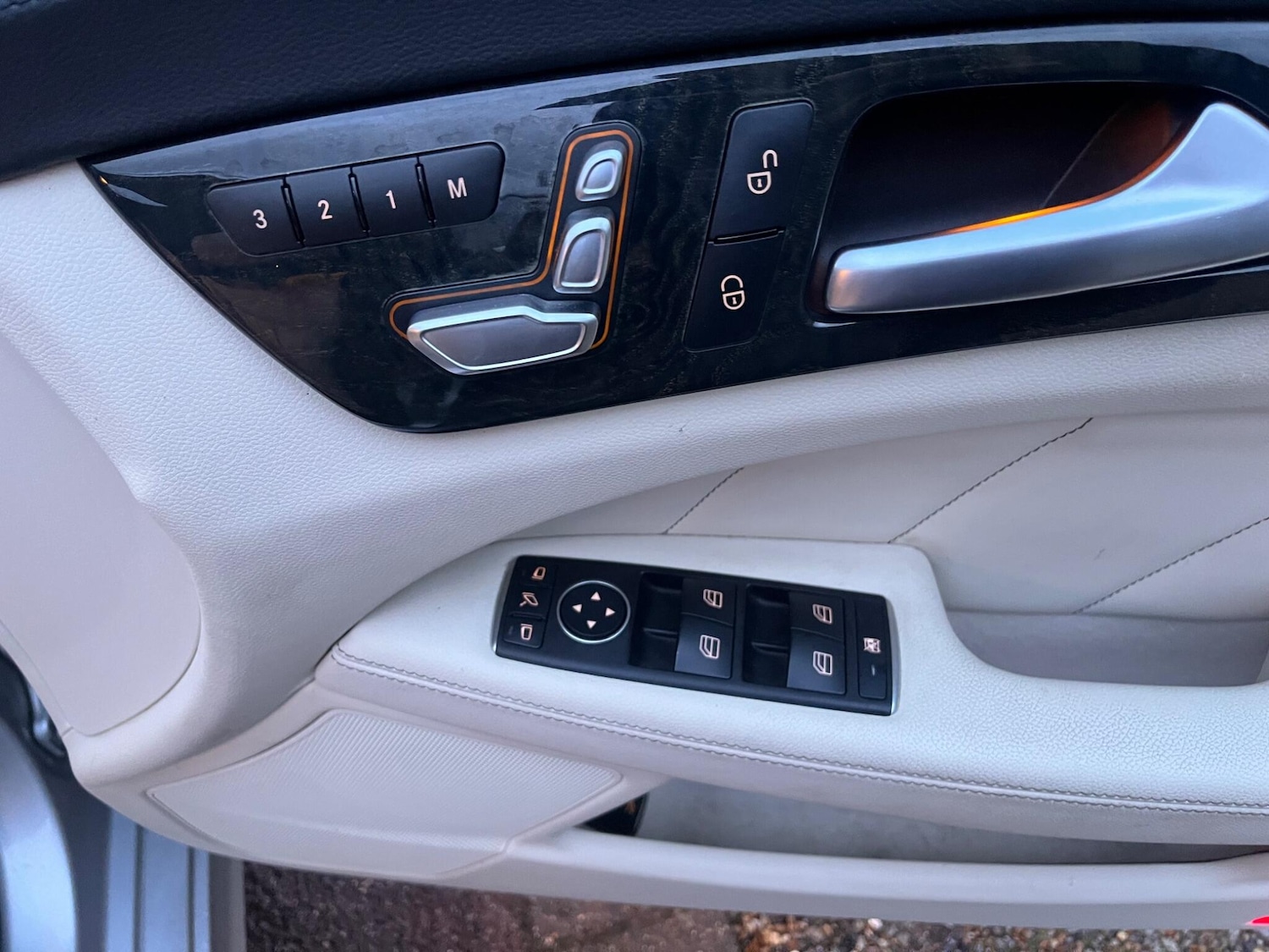 Used Mercedes-Benz CLS 2015 for sale - 76855751: Photo 32