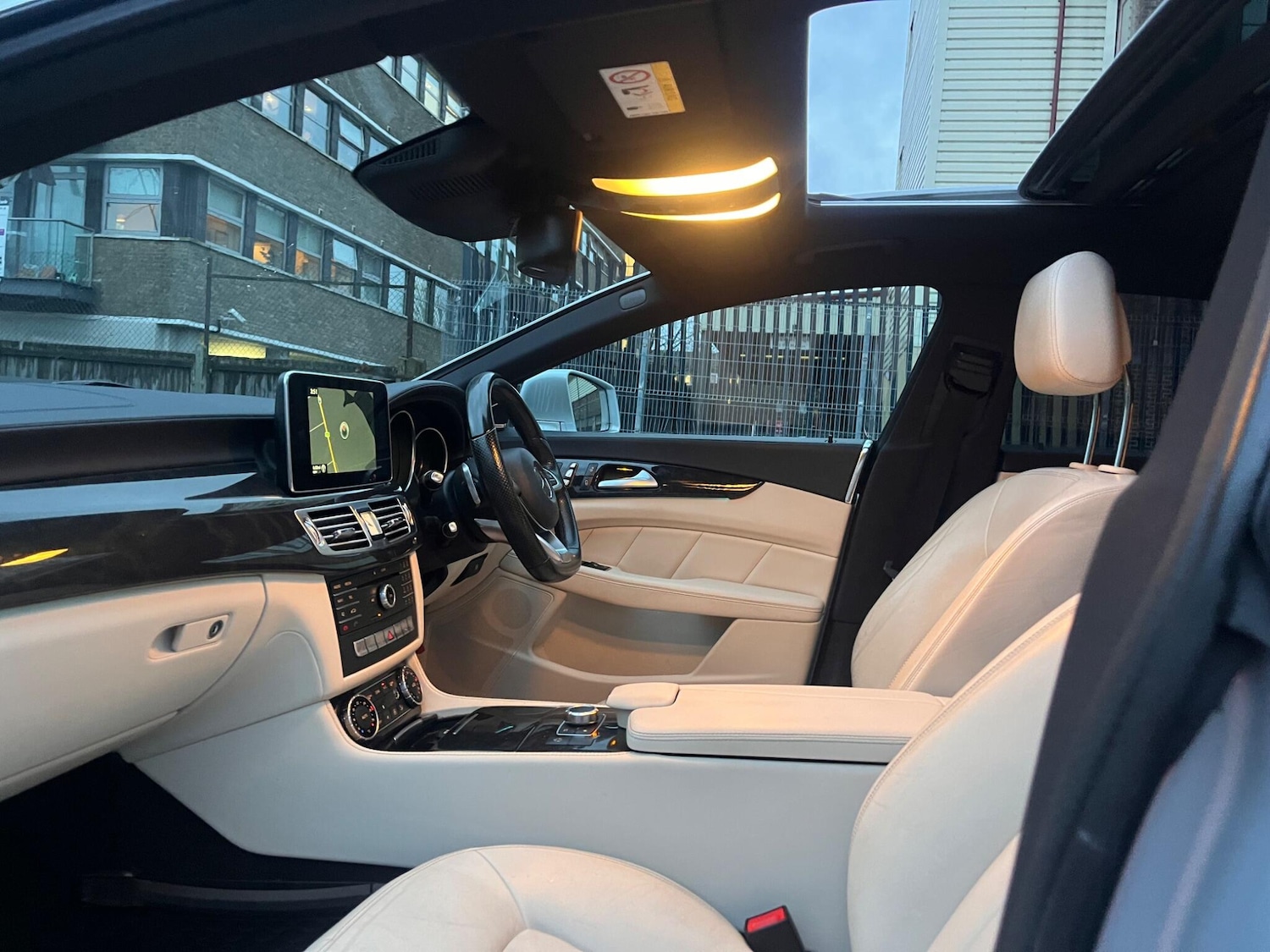 Used Mercedes-Benz CLS 2015 for sale - 76855751: Photo 43