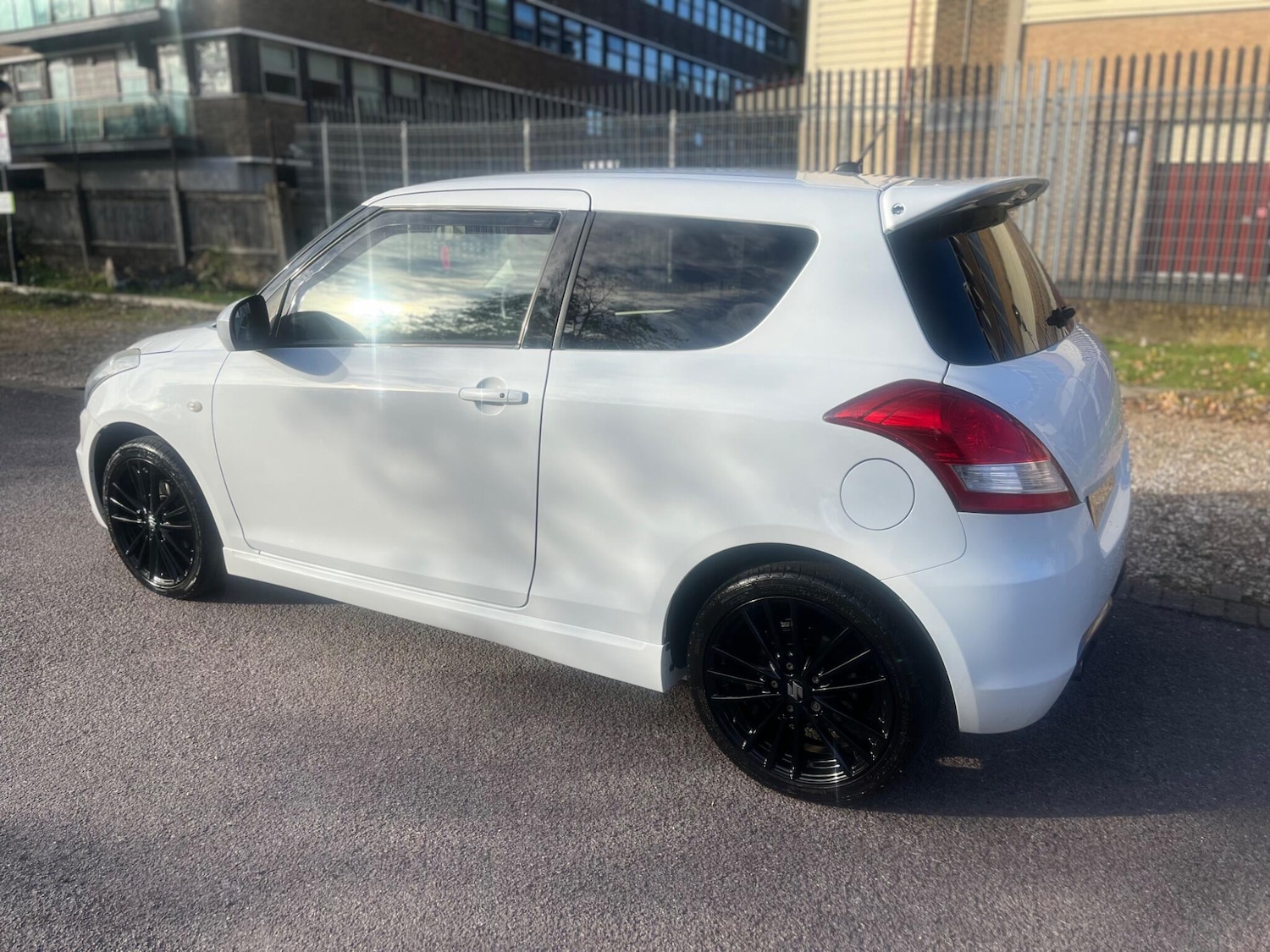 Used Suzuki Swift 2015 for sale - 76620096: Photo 25