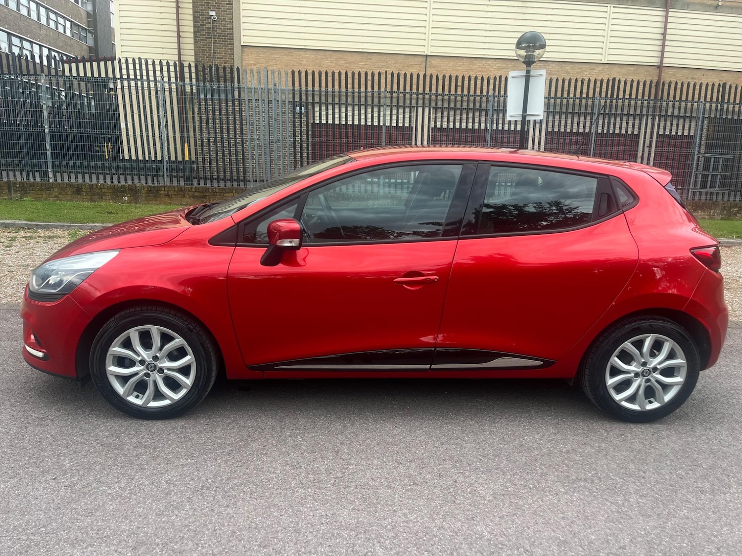 Used Renault Clio 2017 for sale - 75377054: Photo 22