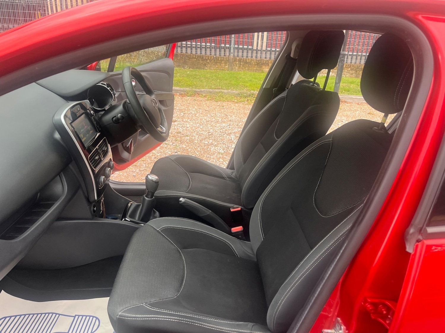 Used Renault Clio 2017 for sale - 75377054: Photo 33