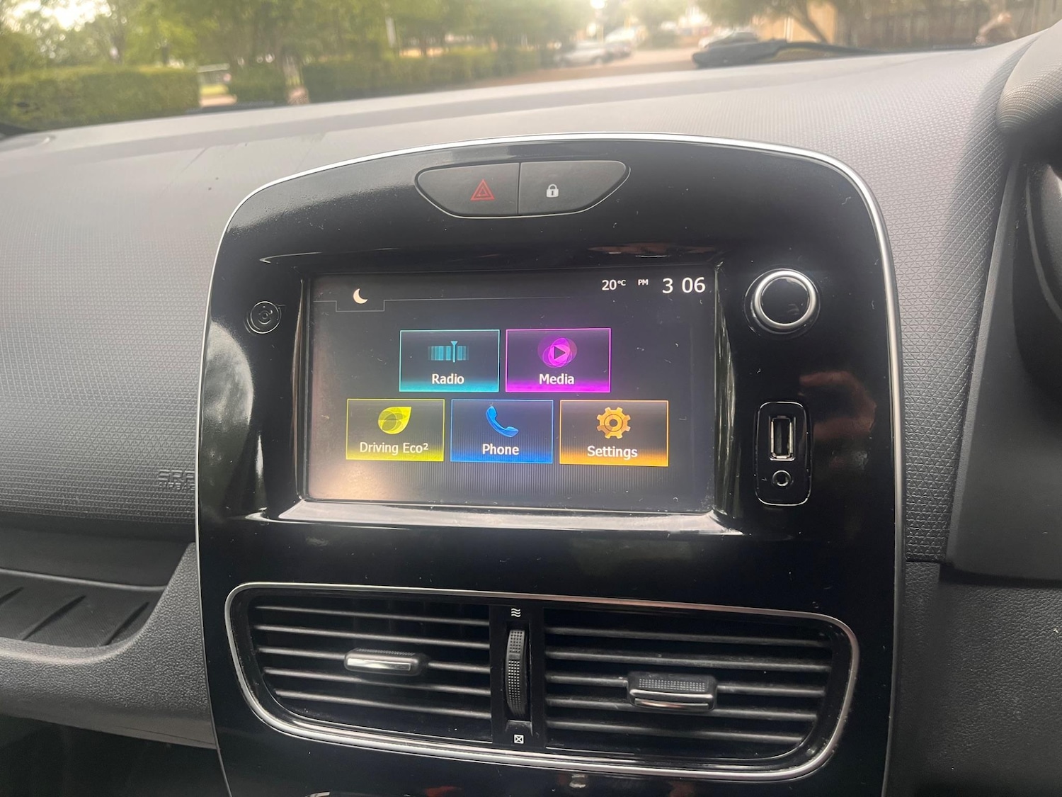 Used Renault Clio 2017 for sale - 75377054: Photo 39