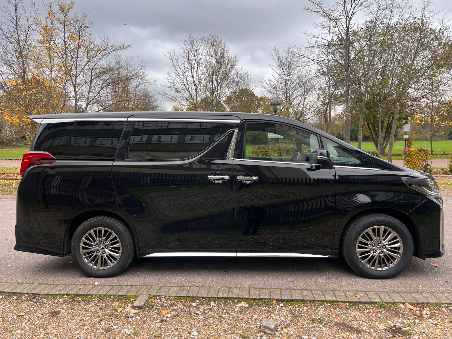 Used Toyota Alphard for sale - 76512259: Photo 11