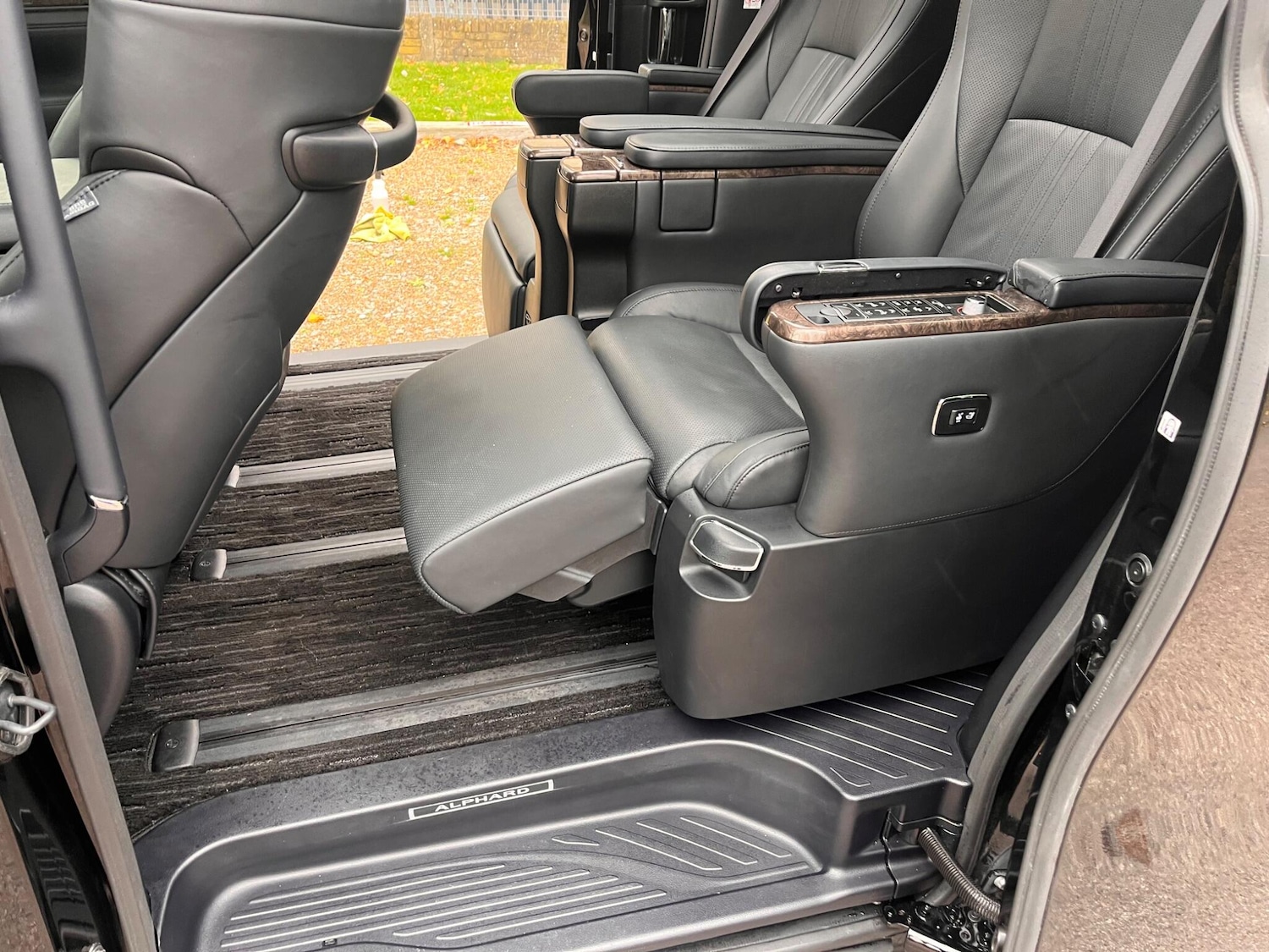 Used Toyota Alphard for sale - 76512259: Photo 30