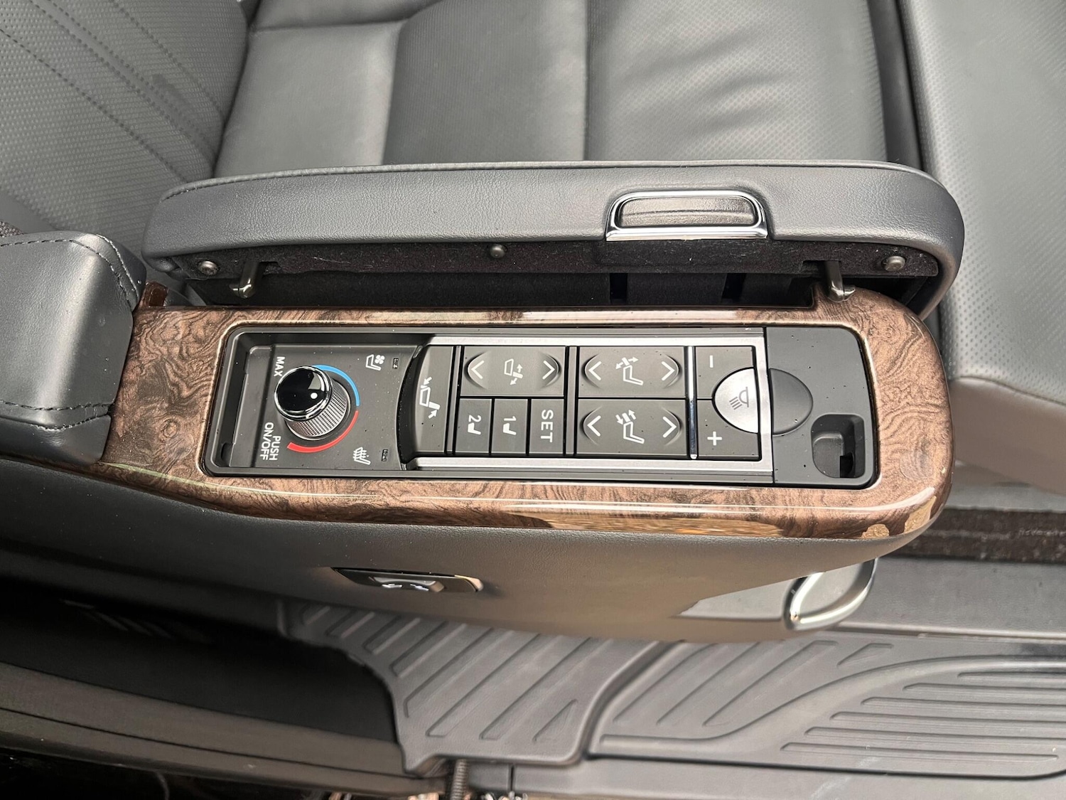 Used Toyota Alphard for sale - 76512259: Photo 36