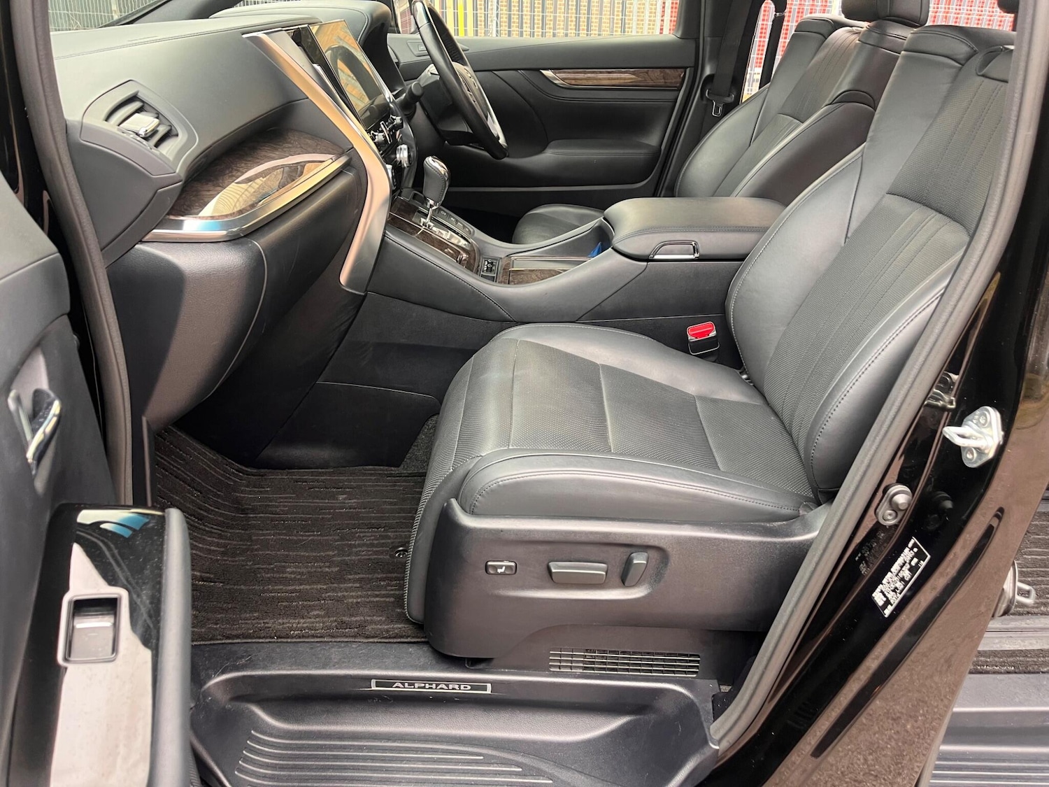 Used Toyota Alphard for sale - 76512259: Photo 39