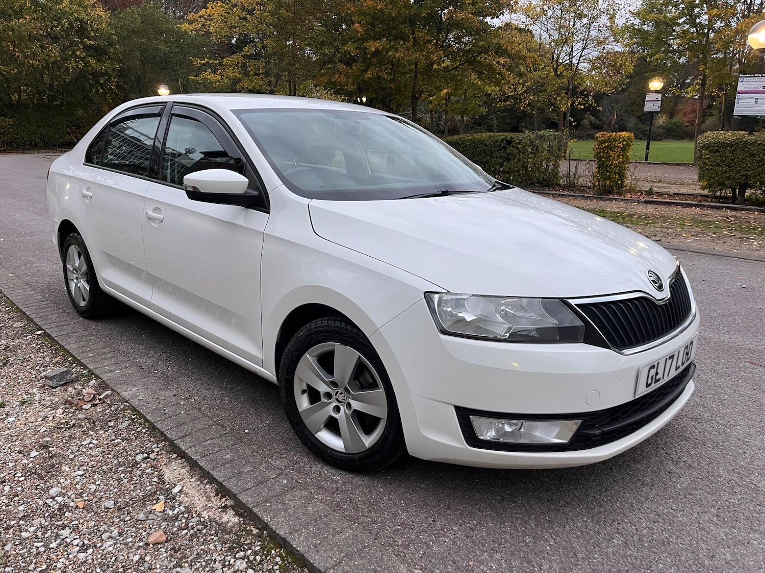 Used Skoda Rapid 2017 for sale - 76993893: Photo 2
