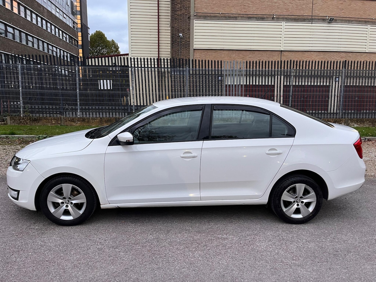 Used Skoda Rapid 2017 for sale - 76993893: Photo 22