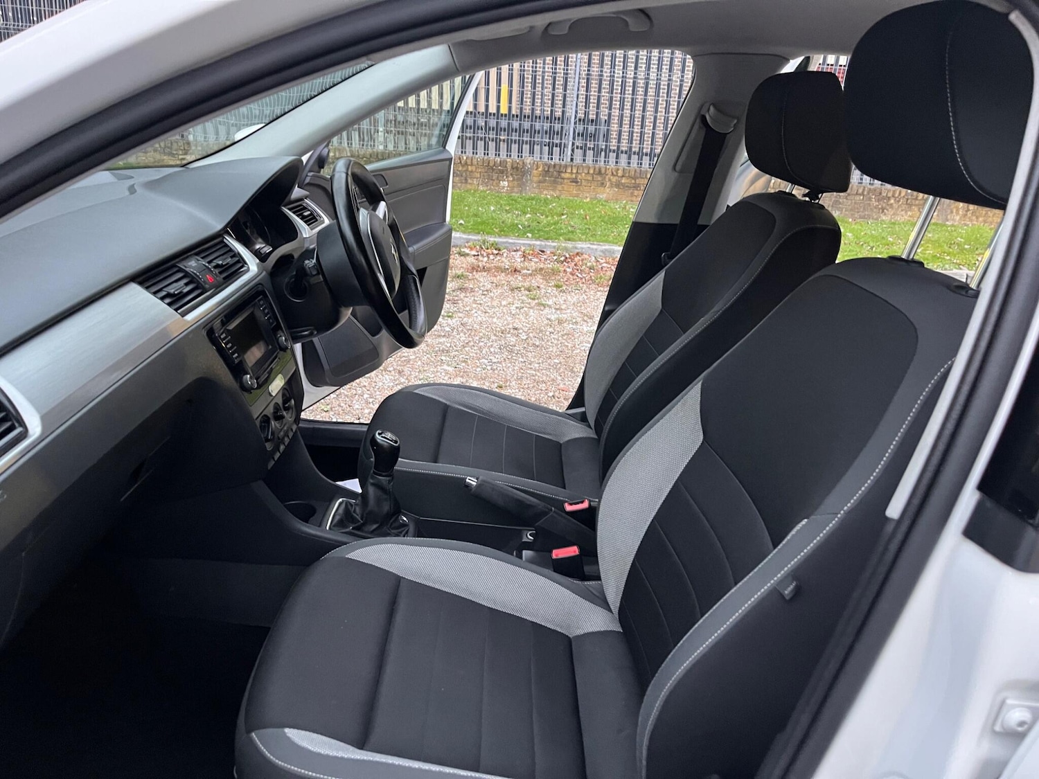 Used Skoda Rapid 2017 for sale - 76993893: Photo 4