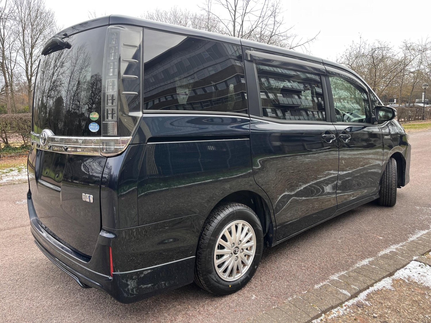 Used Toyota Voxy for sale - 77120465: Photo 14