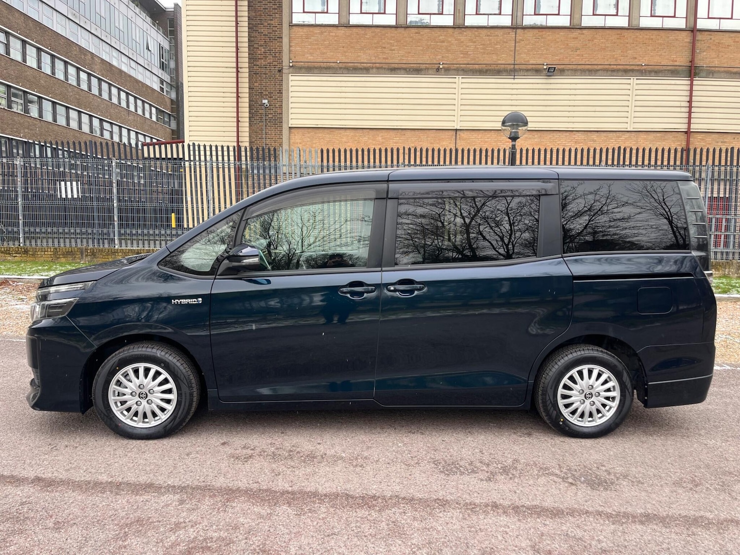 Used Toyota Voxy for sale - 77120465: Photo 27