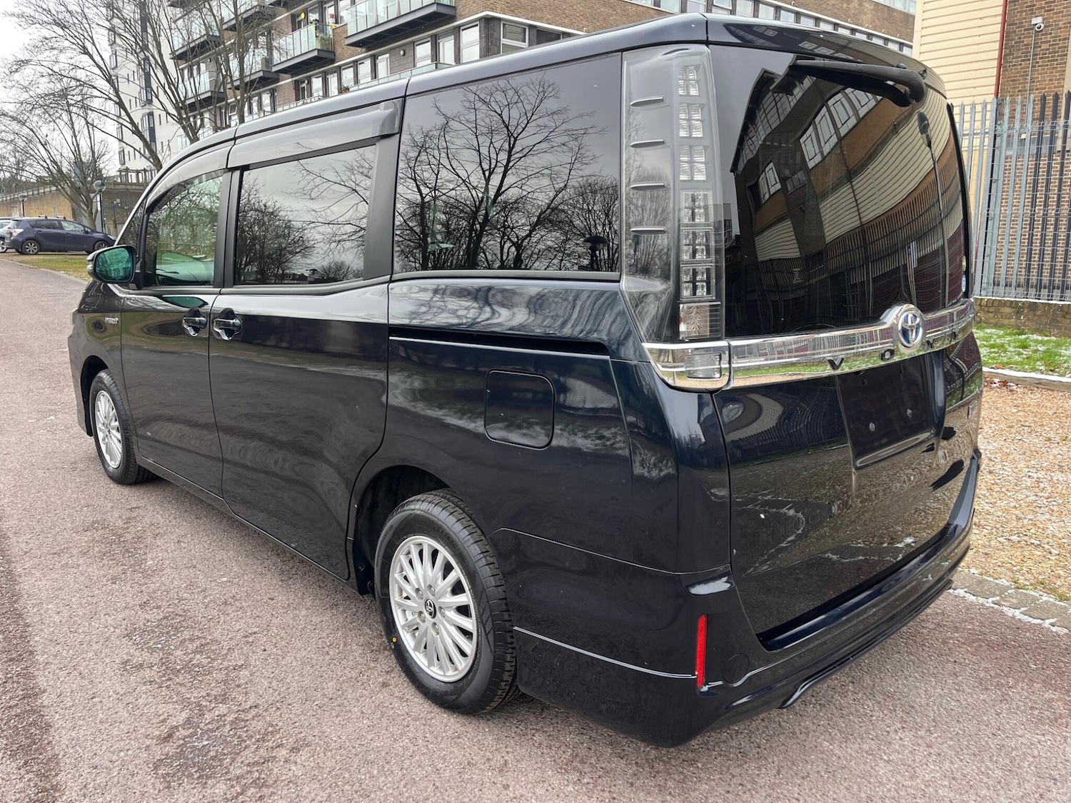 Used Toyota Voxy for sale - 77120465: Photo 28