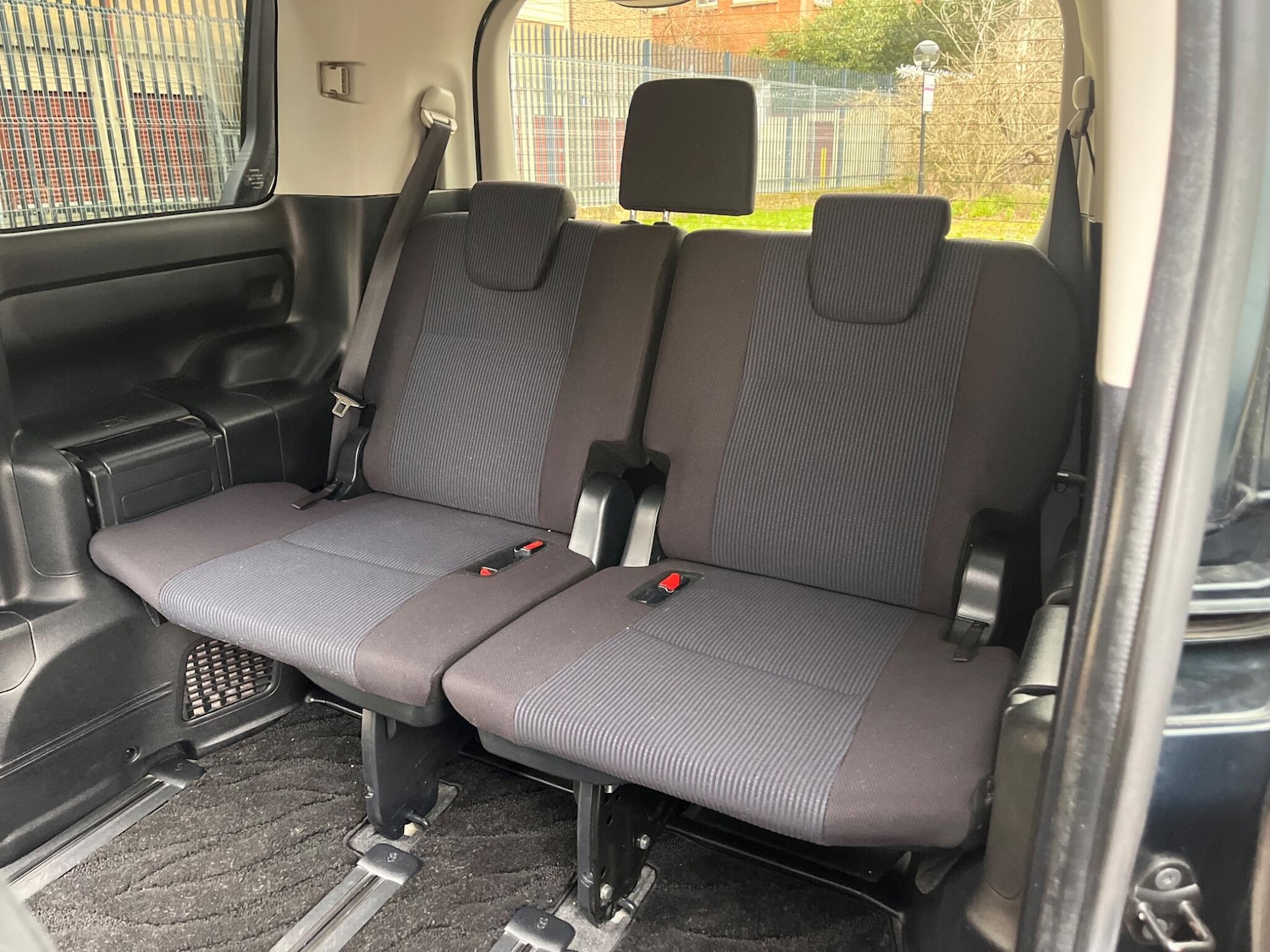 Used Toyota Voxy for sale - 77120465: Photo 32