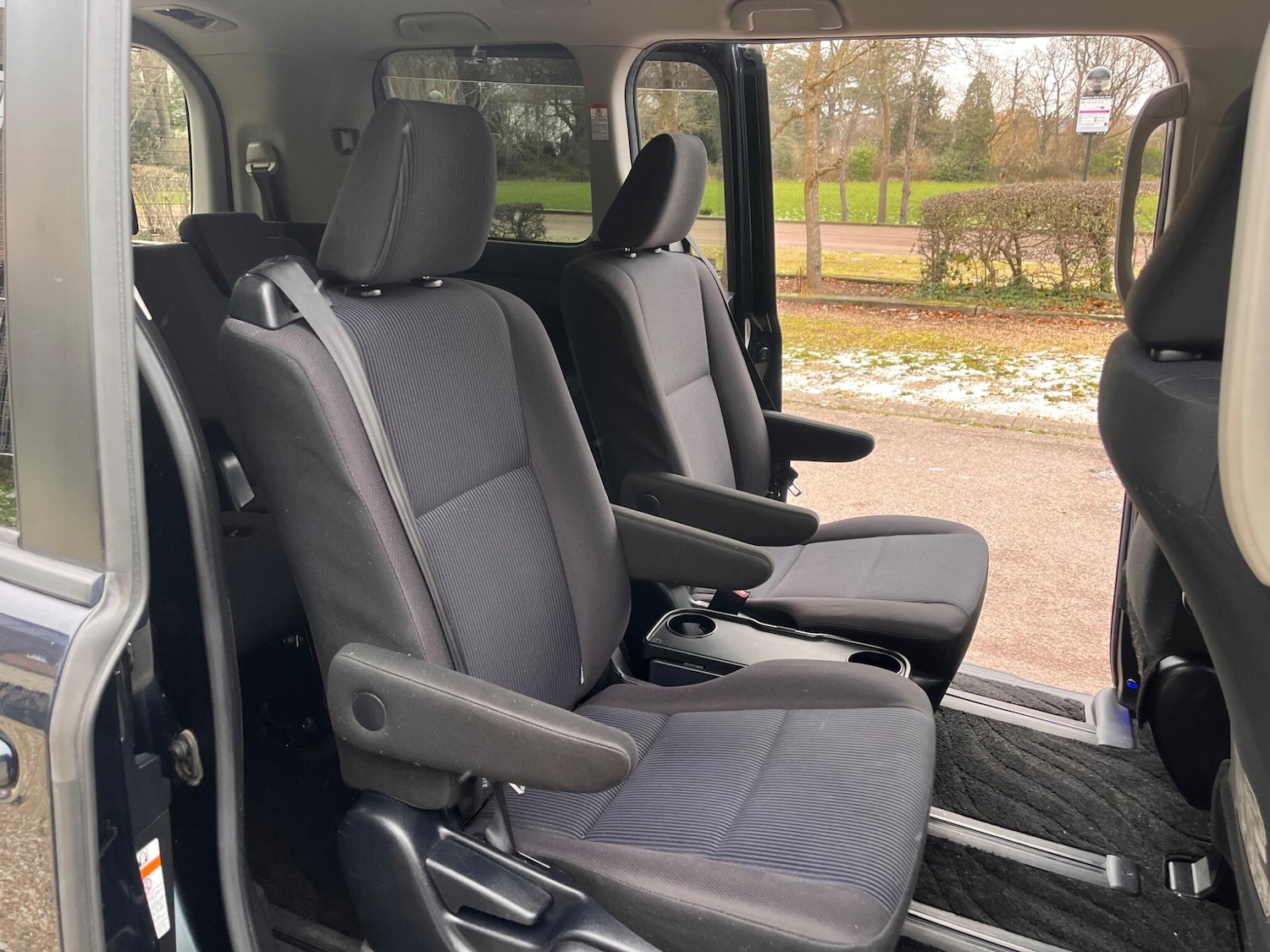 Used Toyota Voxy for sale - 77120465: Photo 35